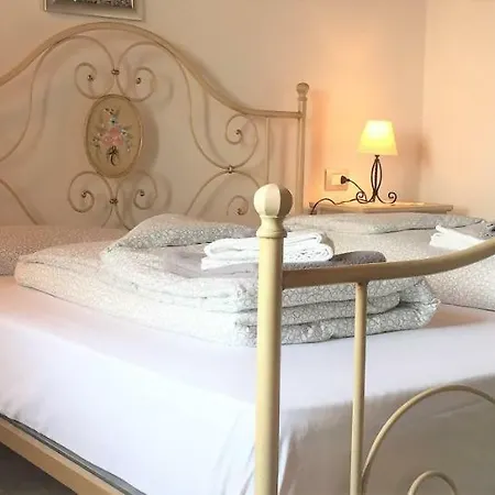 La Casa Nel Bosco Apartment *
